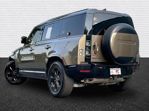 Used 2022 Land Rover Defender 110 X AWD/4WD image 4