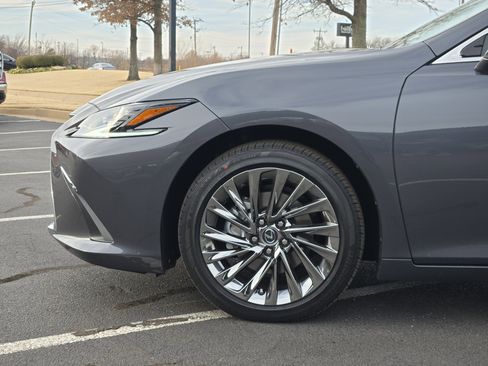 New 2025 Lexus ES 350 Ultra Luxury image 5