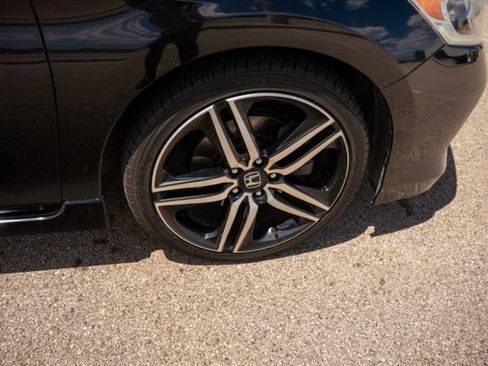 Used 2017 Honda Accord Sport Special Edition image 9