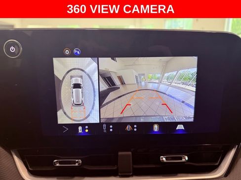 Used 2026 Chevrolet Equinox LT w/ Convenience Package II FWD image 8
