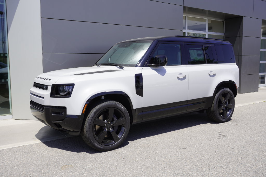 New 2026 Land Rover Defender 110 X-Dynamic SE AWD/4WD image 3