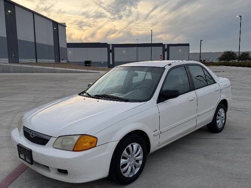 Used 2000 MAZDA Protege LX image 1