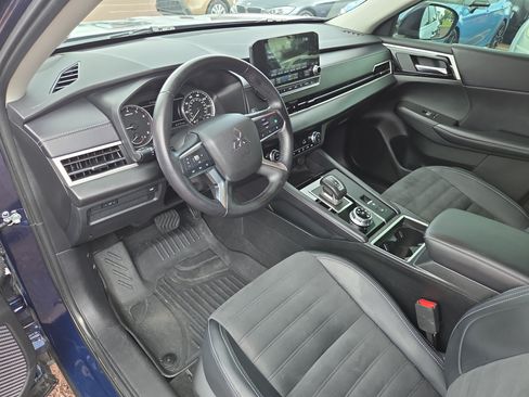 Used 2024 Mitsubishi Outlander SE Black Edition AWD/4WD image 15