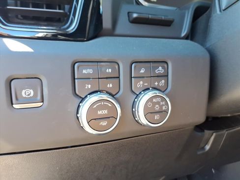 New 2026 GMC Sierra 2500 AT4 w/ AT4 Premium Plus Package image 18