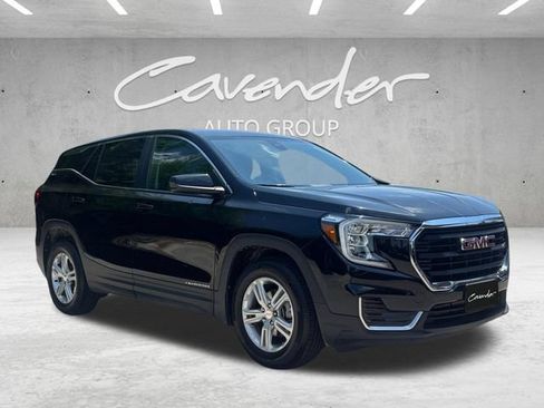 Used 2024 GMC Terrain SLE FWD image 2
