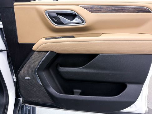 Used 2023 Chevrolet Suburban Premier w/ Premium Package image 38