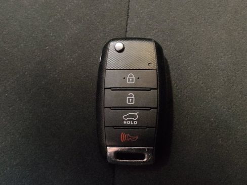 Used 2020 Kia Sorento FWD V6 image 32