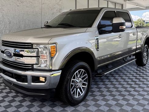 Used 2017 Ford F250 Lariat w/ Lariat Value Package AWD/4WD image 5