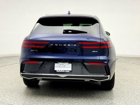 Used 2026 Genesis GV70 2.5T Select image 6