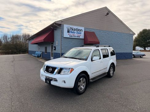 Used 2011 Nissan Pathfinder Silver w/ Protection Pkg image 1