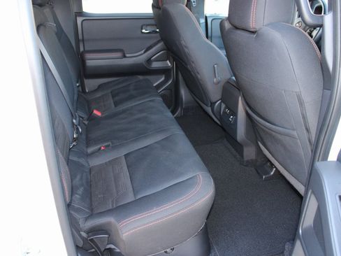 Used 2022 Nissan Frontier PRO-4X image 17