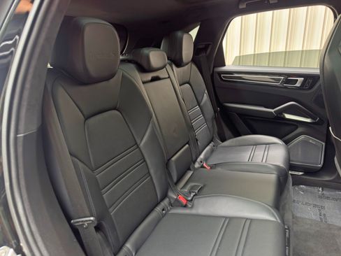 Used 2021 Porsche Cayenne Turbo S AWD/4WD image 43