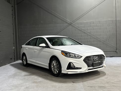 Used 2018 Hyundai Sonata SE w/ Winter Weather Package FWD image 1