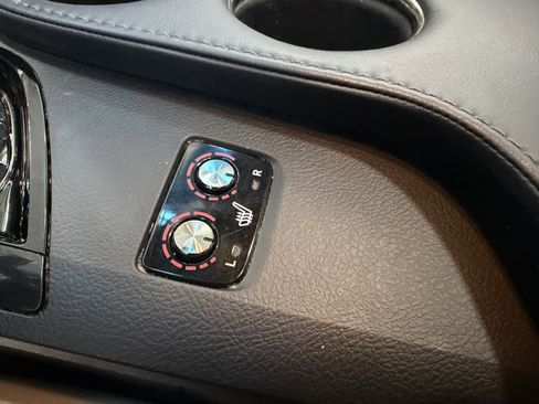 Used 2014 Toyota Avalon XLE Premium FWD image 15