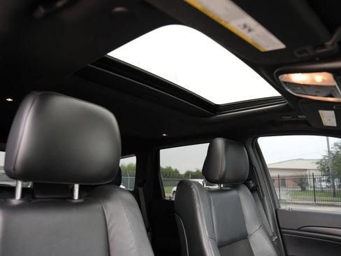 Used 2021 Jeep Grand Cherokee Laredo X RWD image 23