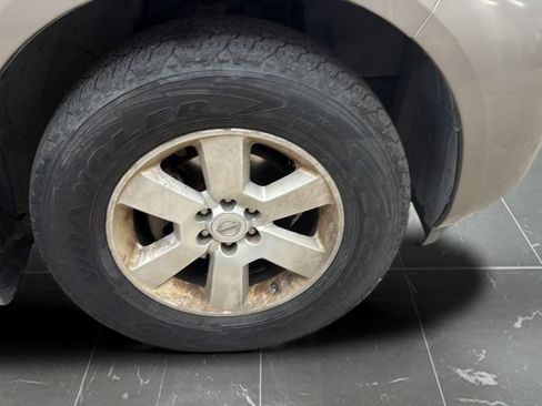 Used 2009 Nissan Pathfinder SE image 22