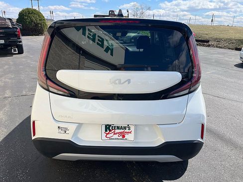 Used 2024 Kia Soul LX w/ Option Group 015 FWD image 7