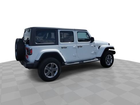 Used 2021 Jeep Wrangler Unlimited Sahara AWD/4WD image 8