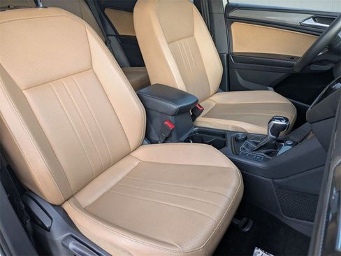 Used 2022 Volkswagen Tiguan SE image 30