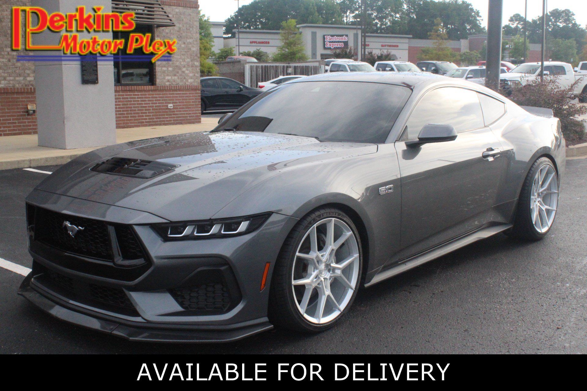 Used 2024 Ford Mustang GT RWD image 1