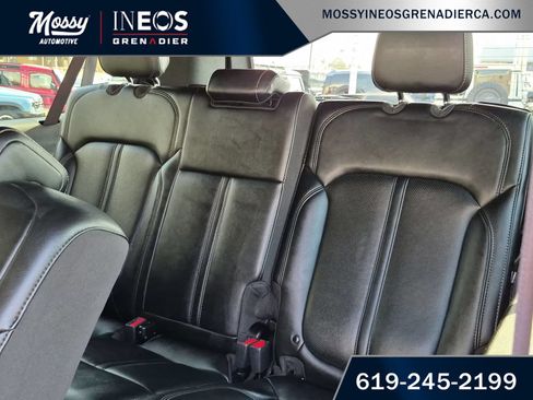 Used 2024 Jeep Wagoneer L Series II RWD image 26
