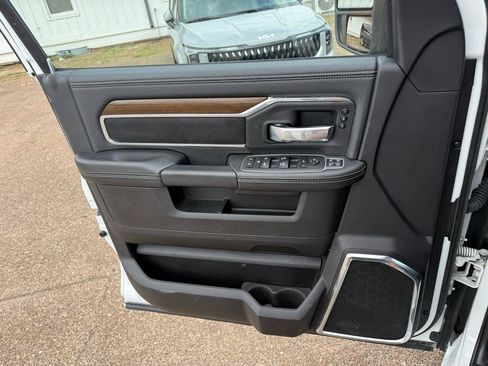 Used 2024 RAM 2500 Laramie w/ Safety Group AWD/4WD image 15