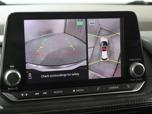 Used 2021 Nissan Rogue SV image 12