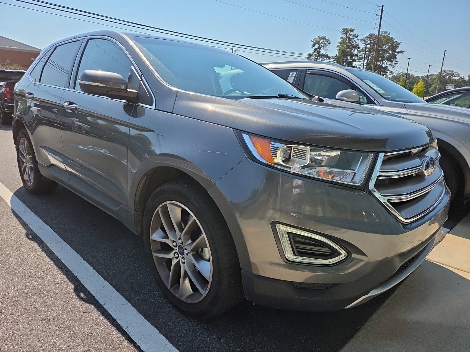 Used 2018 Ford Edge Titanium w/ Technology Package FWD image 1