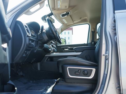Used 2020 RAM 1500 Laramie AWD/4WD image 11