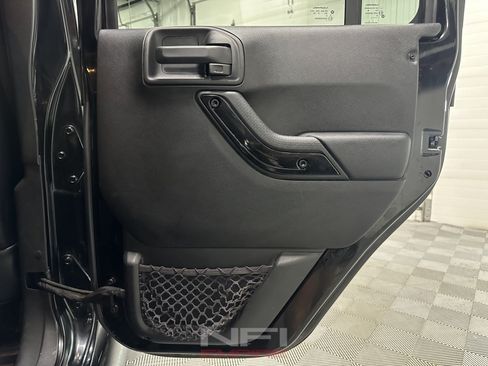 Used 2016 Jeep Wrangler Unlimited Sahara AWD/4WD image 38