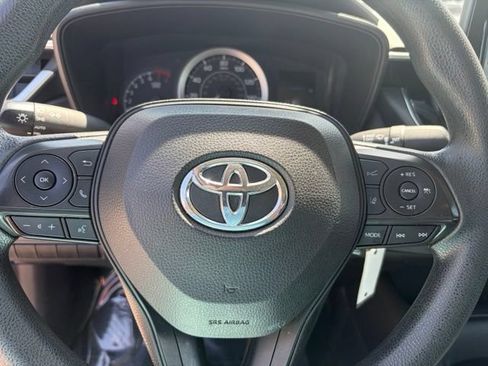Used 2022 Toyota Corolla LE FWD image 16