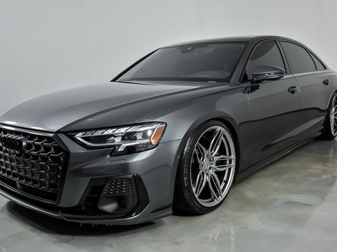 Used 2022 Audi S8 AWD/4WD image 6