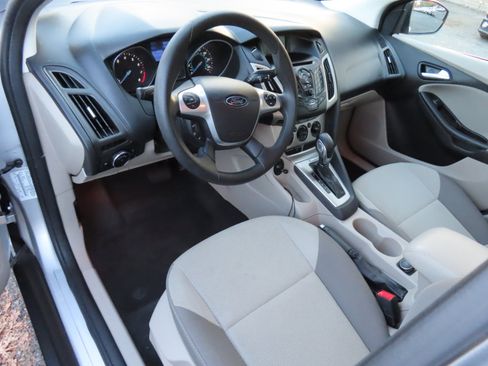 Used 2014 Ford Focus SE image 5