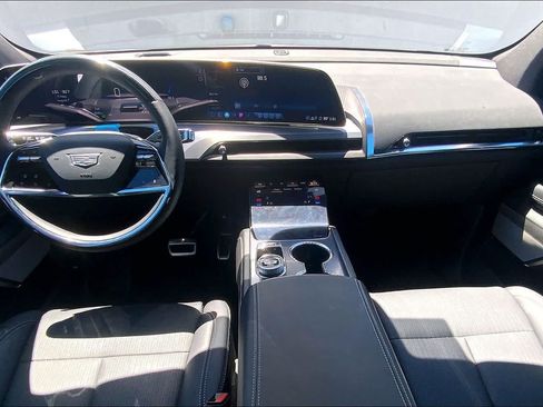 Used 2026 Cadillac Vistiq Sport AWD/4WD image 10