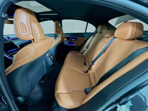 Certified 2025 Mercedes-Benz C 300 Sedan image 27