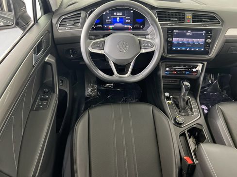 Used 2022 Volkswagen Tiguan SE image 21