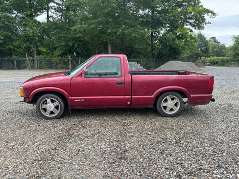 Used 1996 Chevrolet S10 Pickup 2WD Regular Cab image 2