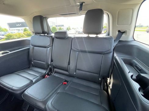 Used 2025 Ford Expedition Platinum w/ Driver's Package AWD/4WD image 27