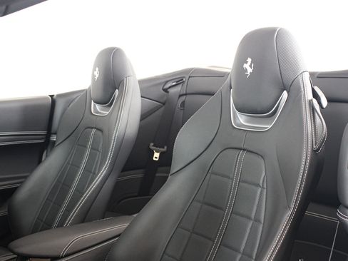 Certified 2023 Ferrari Portofino M RWD image 43