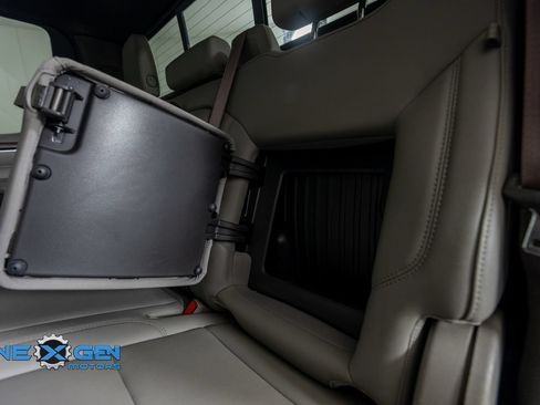 Used 2023 GMC Sierra 1500 SLT AWD/4WD image 28