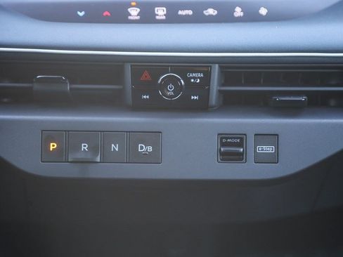 New 2026 Nissan Leaf FWD image 15