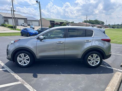Used 2019 Kia Sportage LX FWD image 4