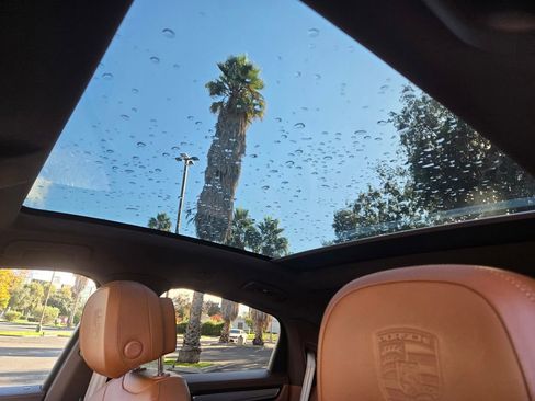 Used 2023 Porsche Cayenne Platinum Edition w/ Premium Package Plus (PIA) image 27