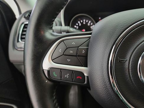 Used 2018 Jeep Compass Latitude AWD/4WD image 18