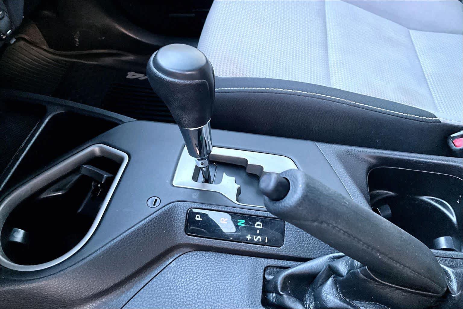 Used 2017 Toyota RAV4 XLE AWD/4WD image 17