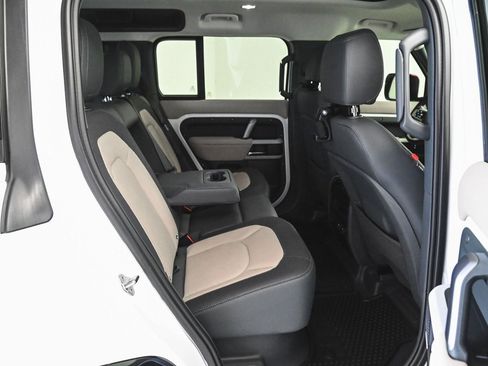 Used 2023 Land Rover Defender 110 X-Dynamic SE image 29