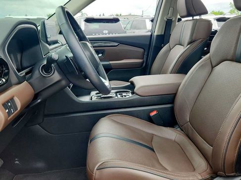 Used 2025 Honda Pilot Elite image 11