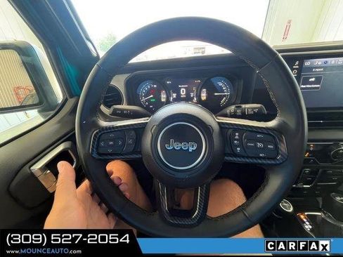 Used 2024 Jeep Wrangler Unlimited w/ Convenience Group AWD/4WD image 21