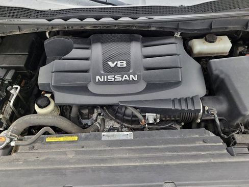 Used 2018 Nissan Titan SV w/ SV Convenience Package AWD/4WD image 30