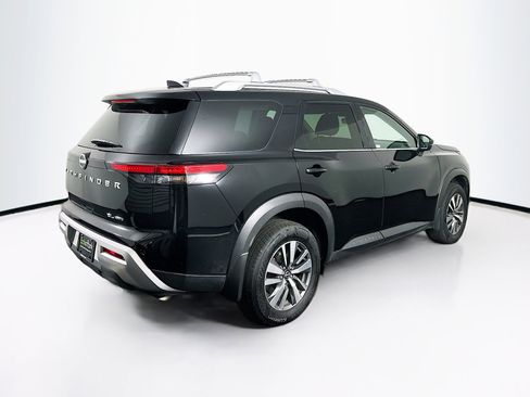 Used 2025 Nissan Pathfinder SL image 9